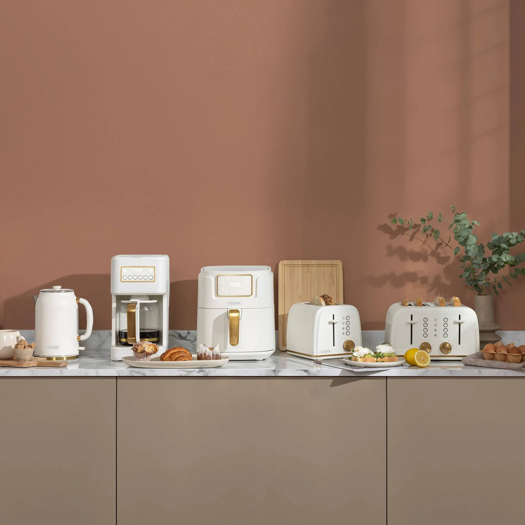 14 Cup Coffee Maker - Cream - Image 4