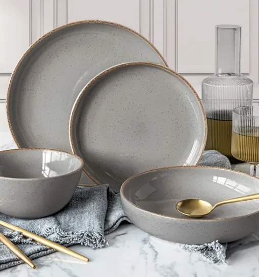 16 piece Dinnerware Set - Image 2