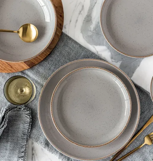 16 piece Dinnerware Set - Image 4