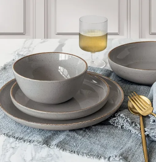 16 piece Dinnerware Set - Image 5