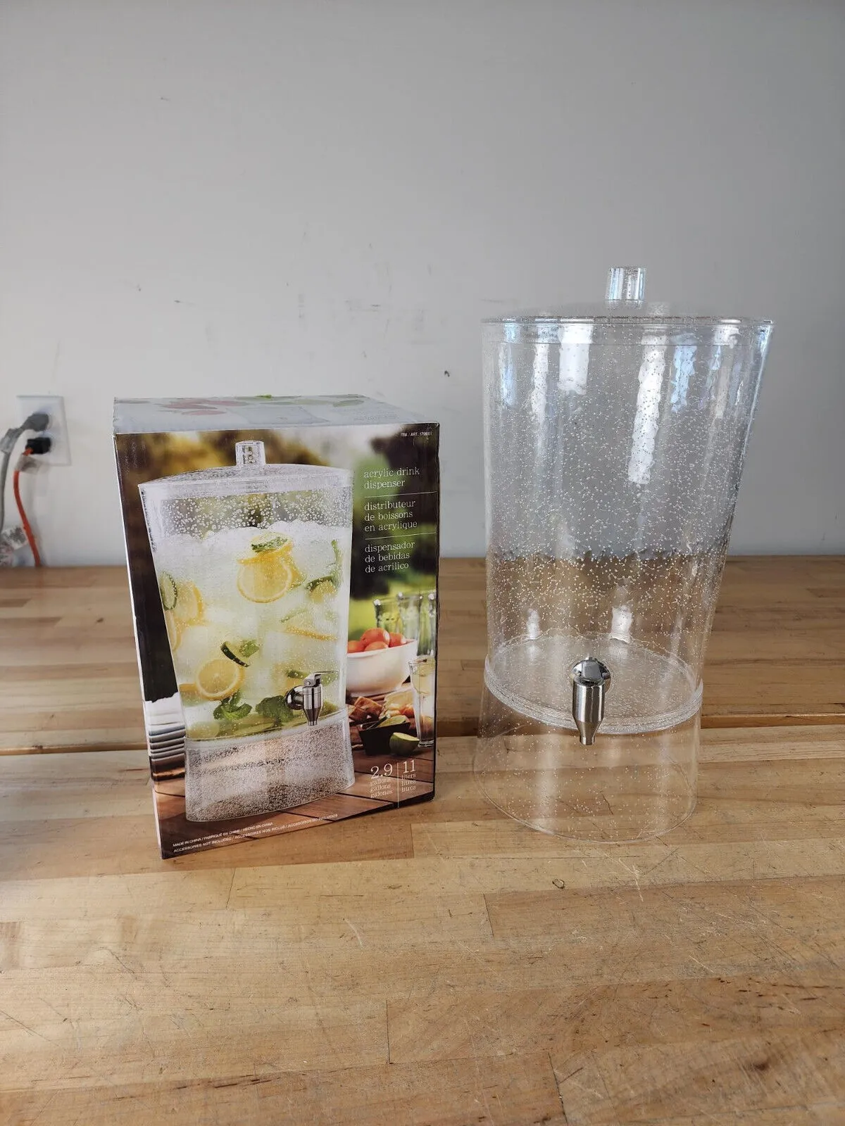 2.9 Gallon Acrylic Beverage Dispenser - Image 5