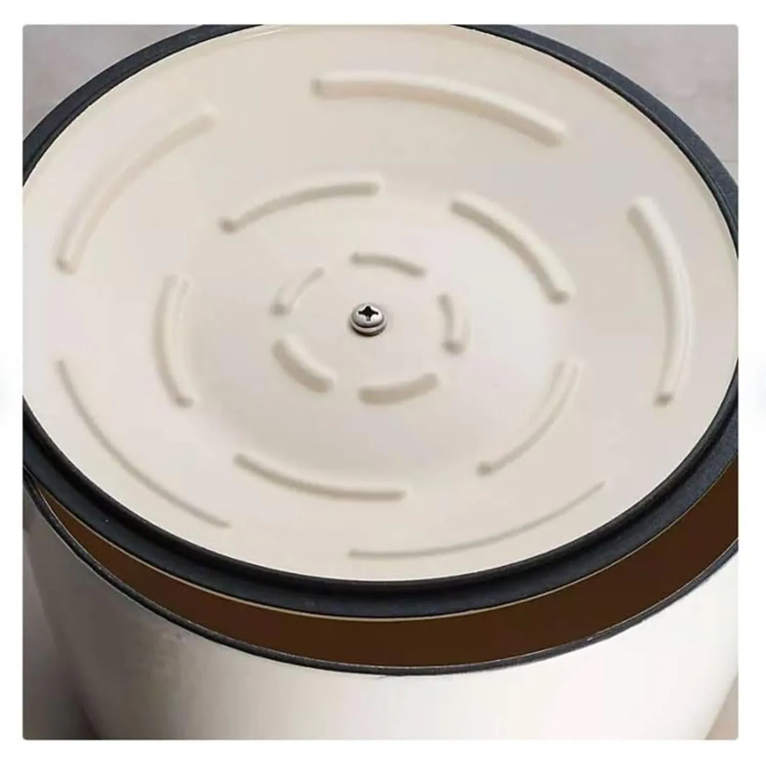 7-Quart Covered Round Dutch Oven - Image 3