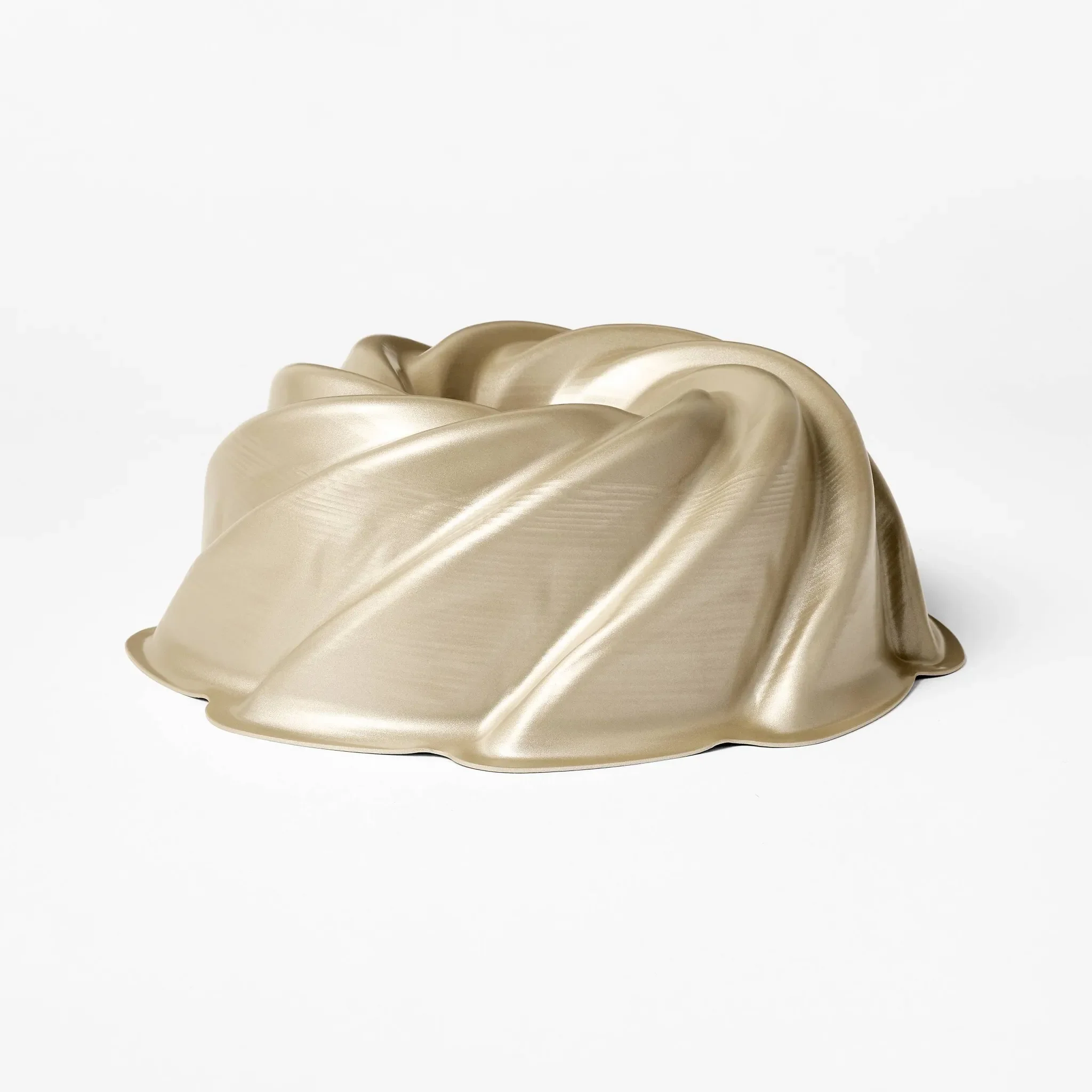 Aluminum Swirl Fluted Cake Pan - Gold