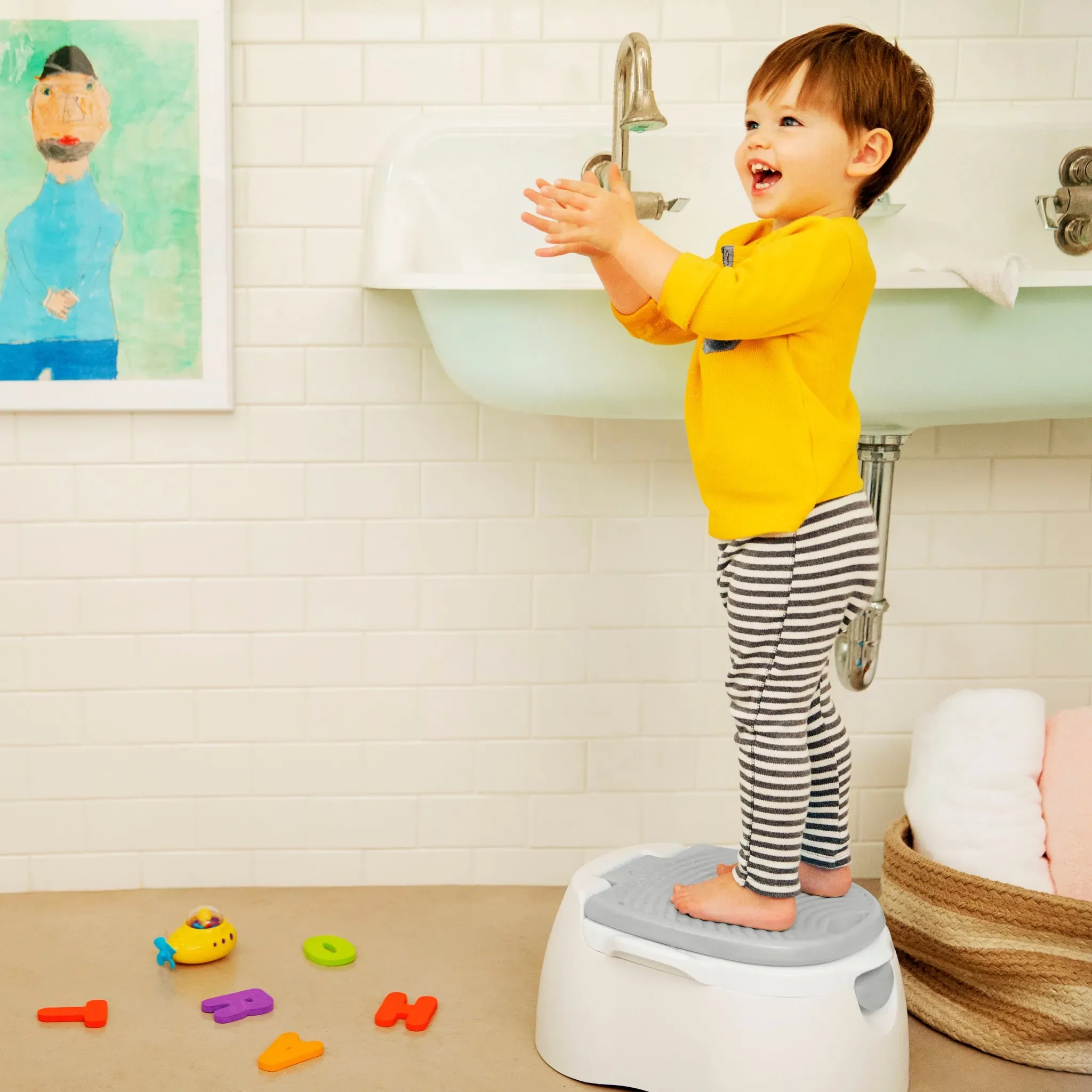 Arm & Hammer Multi-Stage 3-in-1 Potty Chair Ring and Step Stool - Image 5