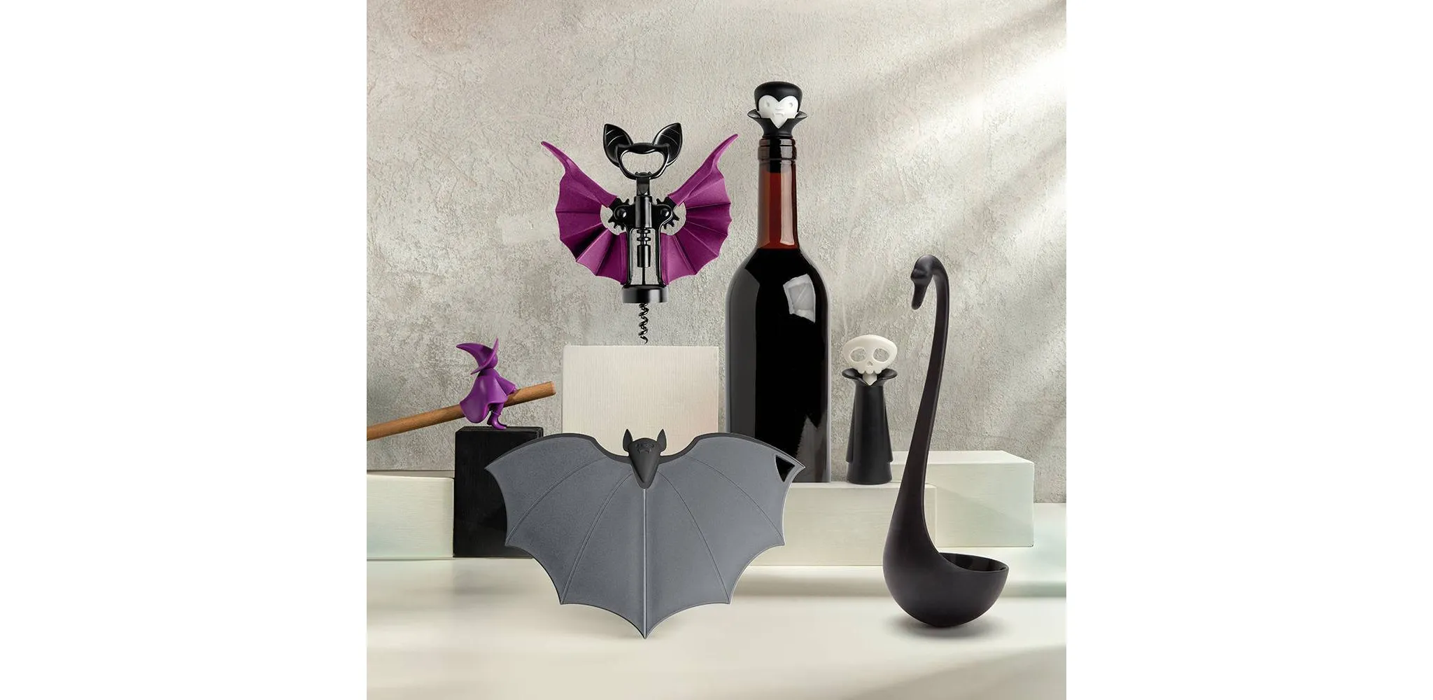 Bat-Shaped Corkscrew and Bottle Opener - Black/Purple - Image 4