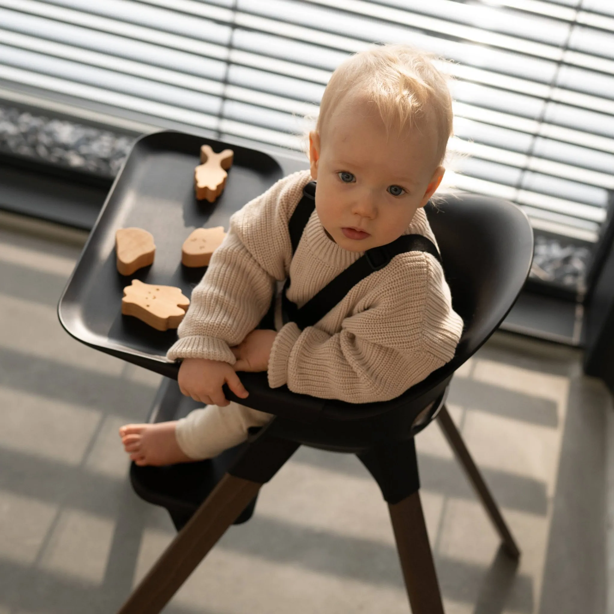 Clikk High Chair All-in-One with Tray & Harness - Black Warm Brown - Image 4