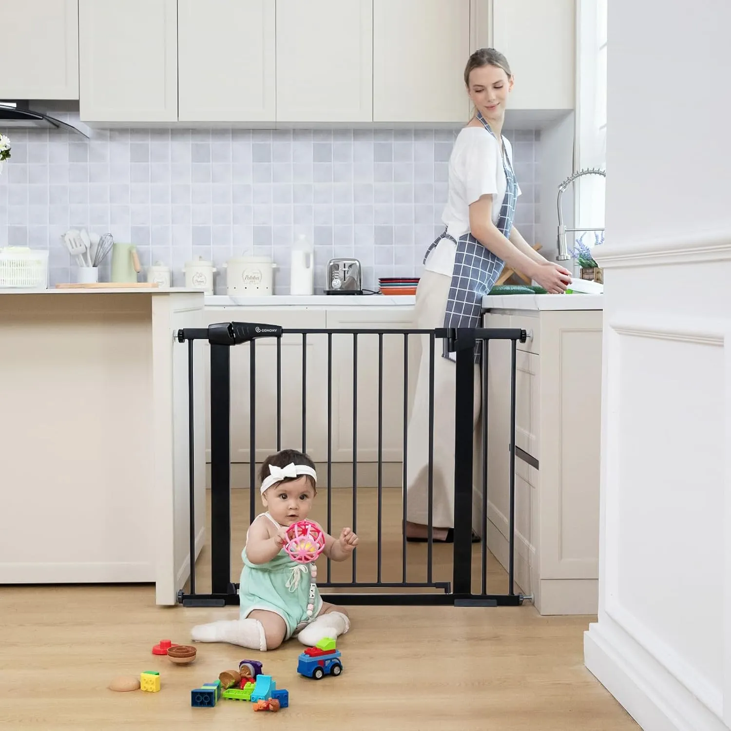 30" Tall Baby Gate - Black - Image 2