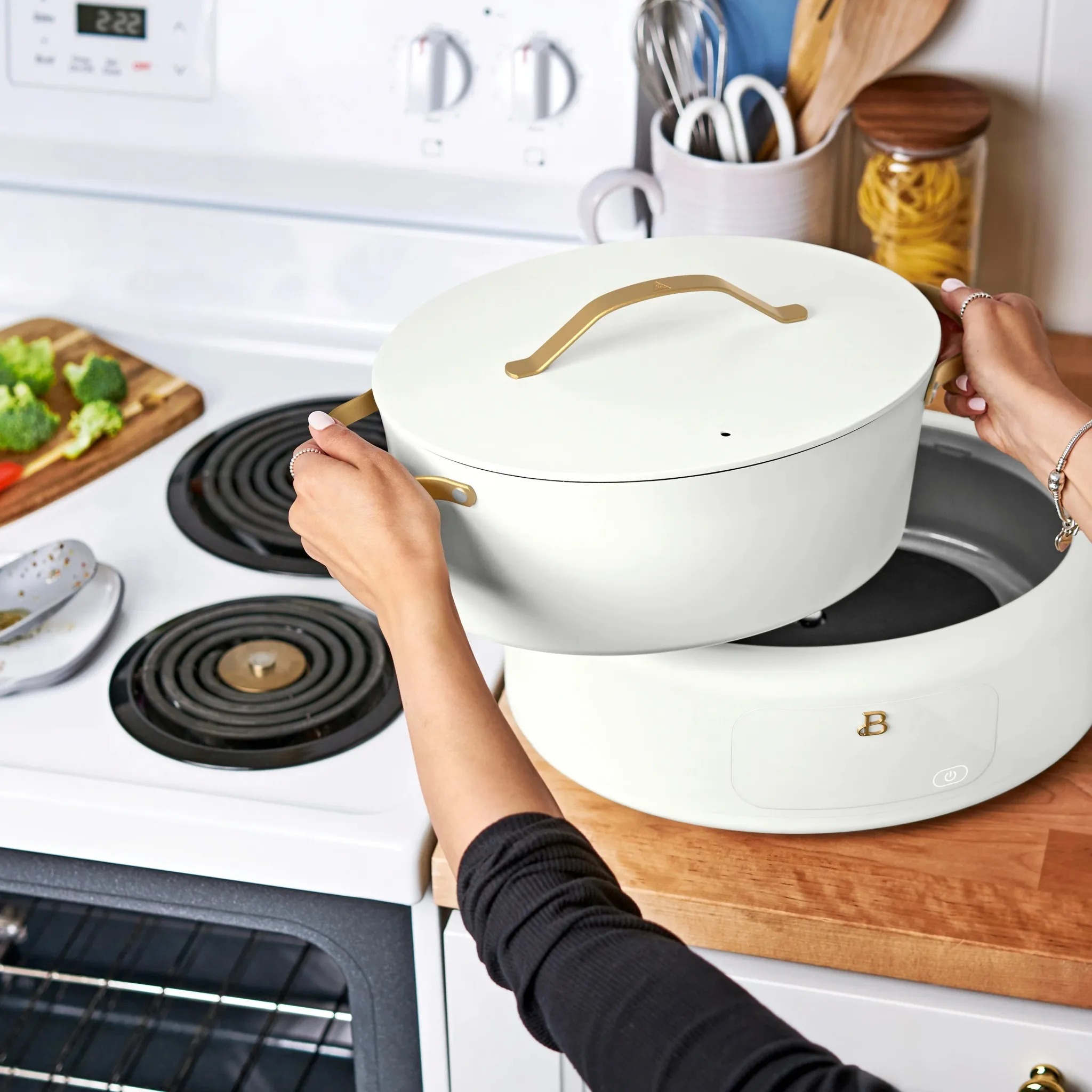 Electric Multi-Cooker - White Icing - Image 8
