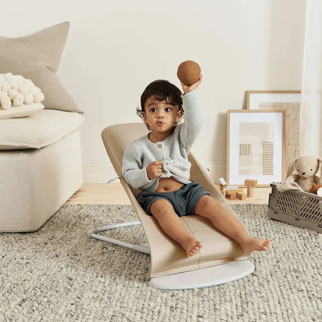 Ergonomic Baby Bouncer - Beige/Grey - Image 7
