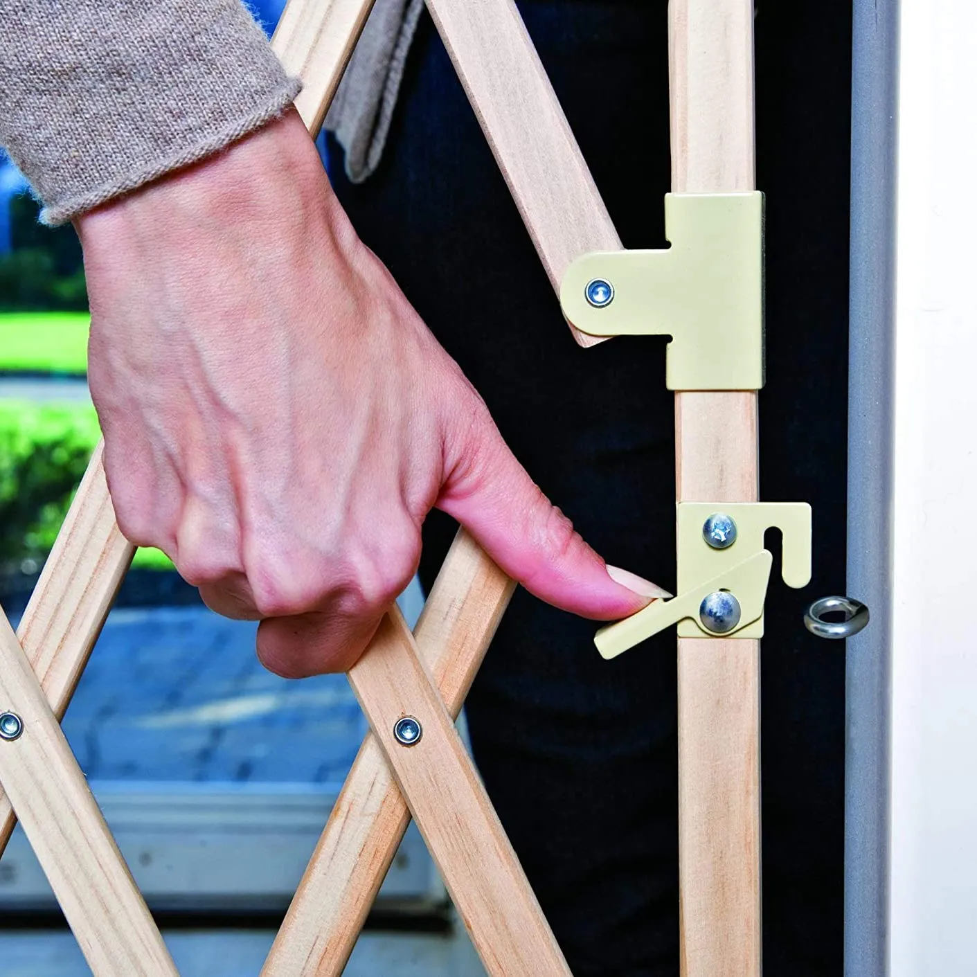 Evenflo Expansion Walk Thru Room Divider Gate - Image 5