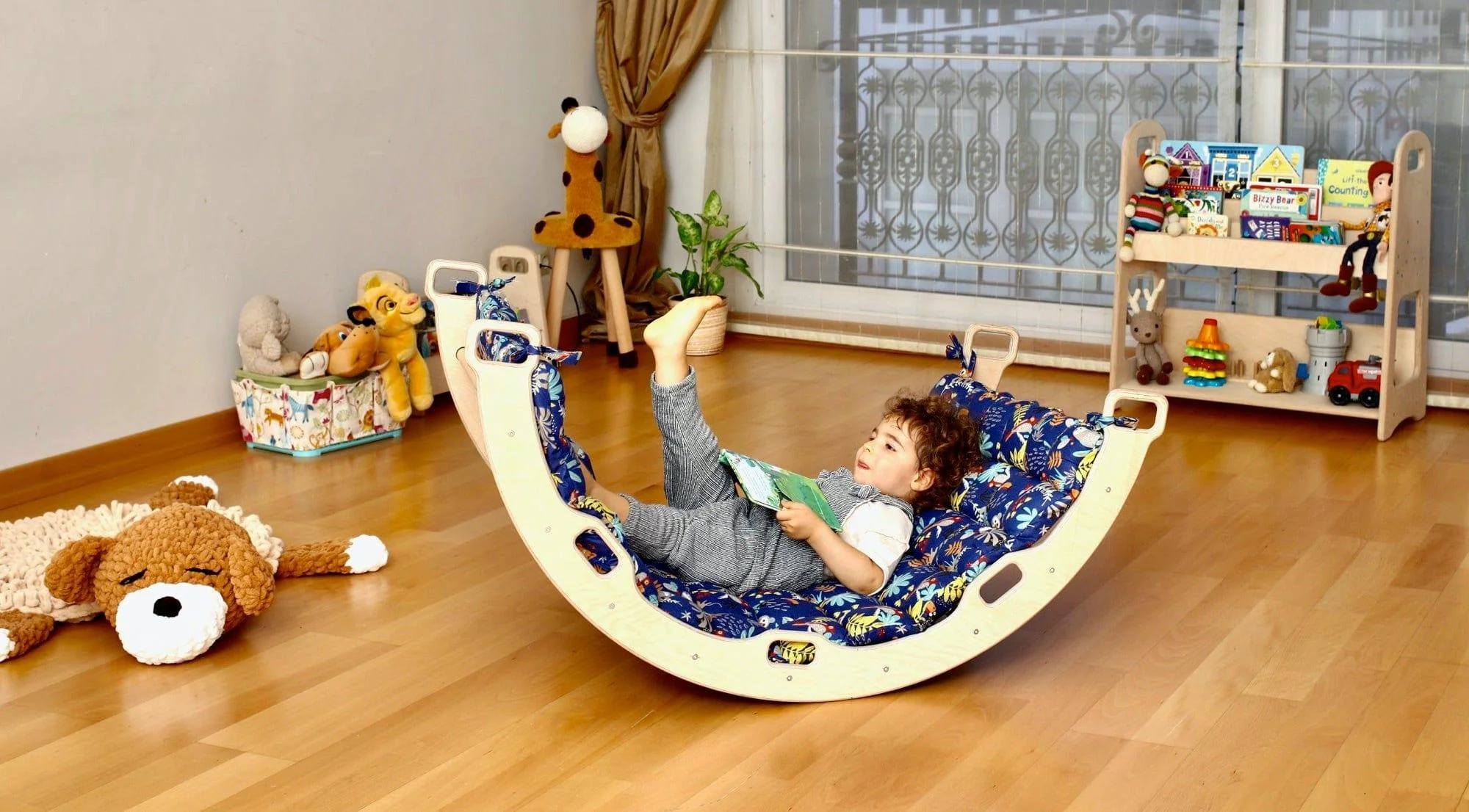 Montessori Arch With XL Forest Design Pillow - Image 10