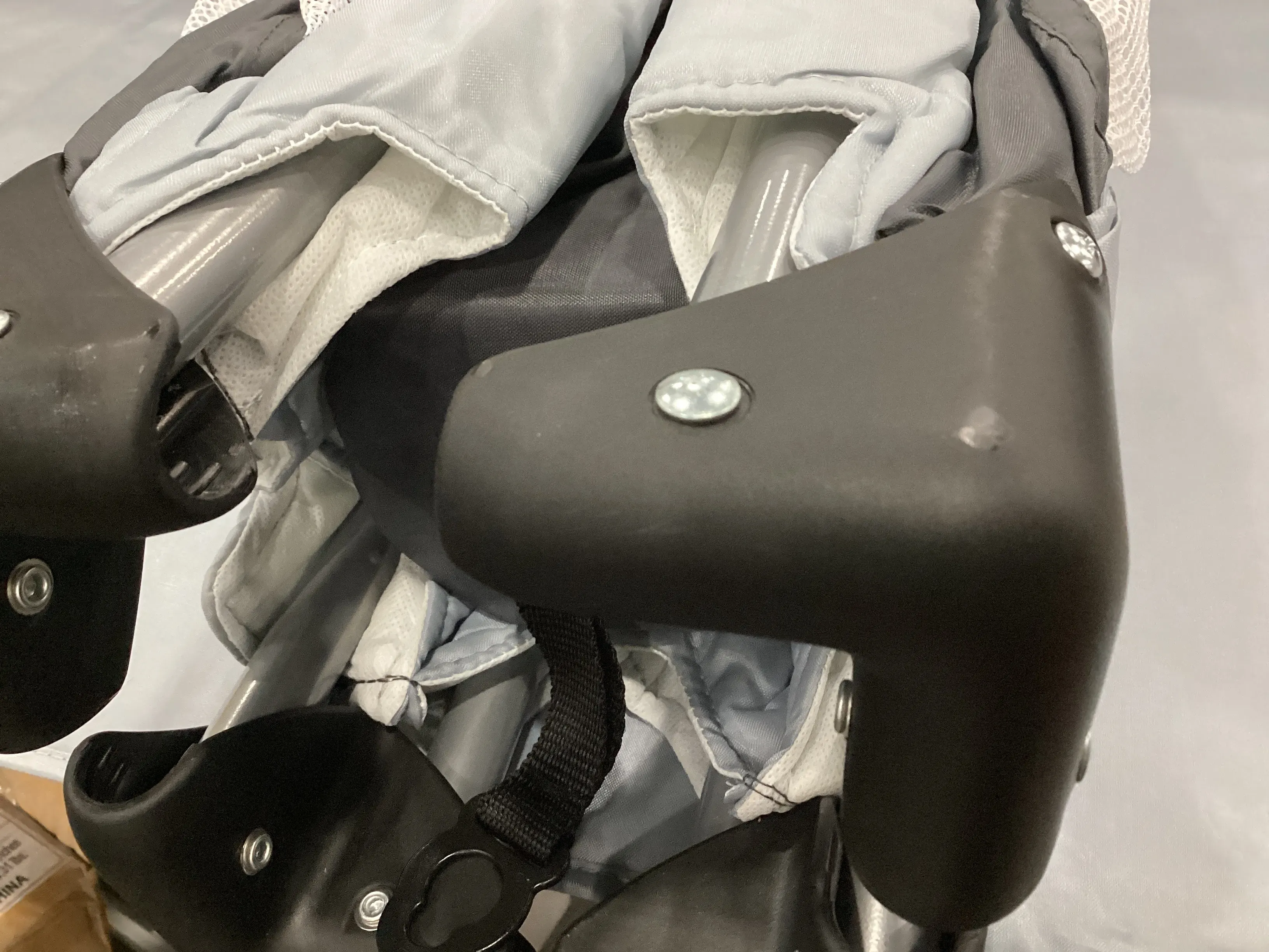 Nest Portable Playard in Grey - Image 12