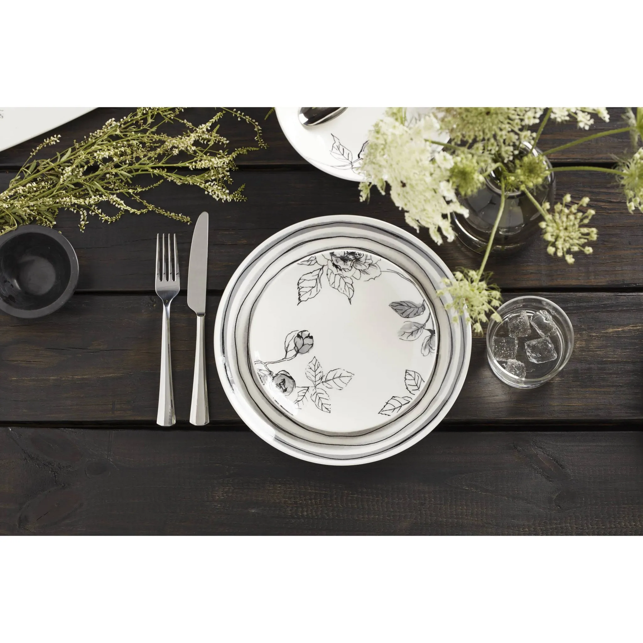 Oneida Sketchbook 12-Piece Dinnerware Set – Service for 4 in White - Image 4