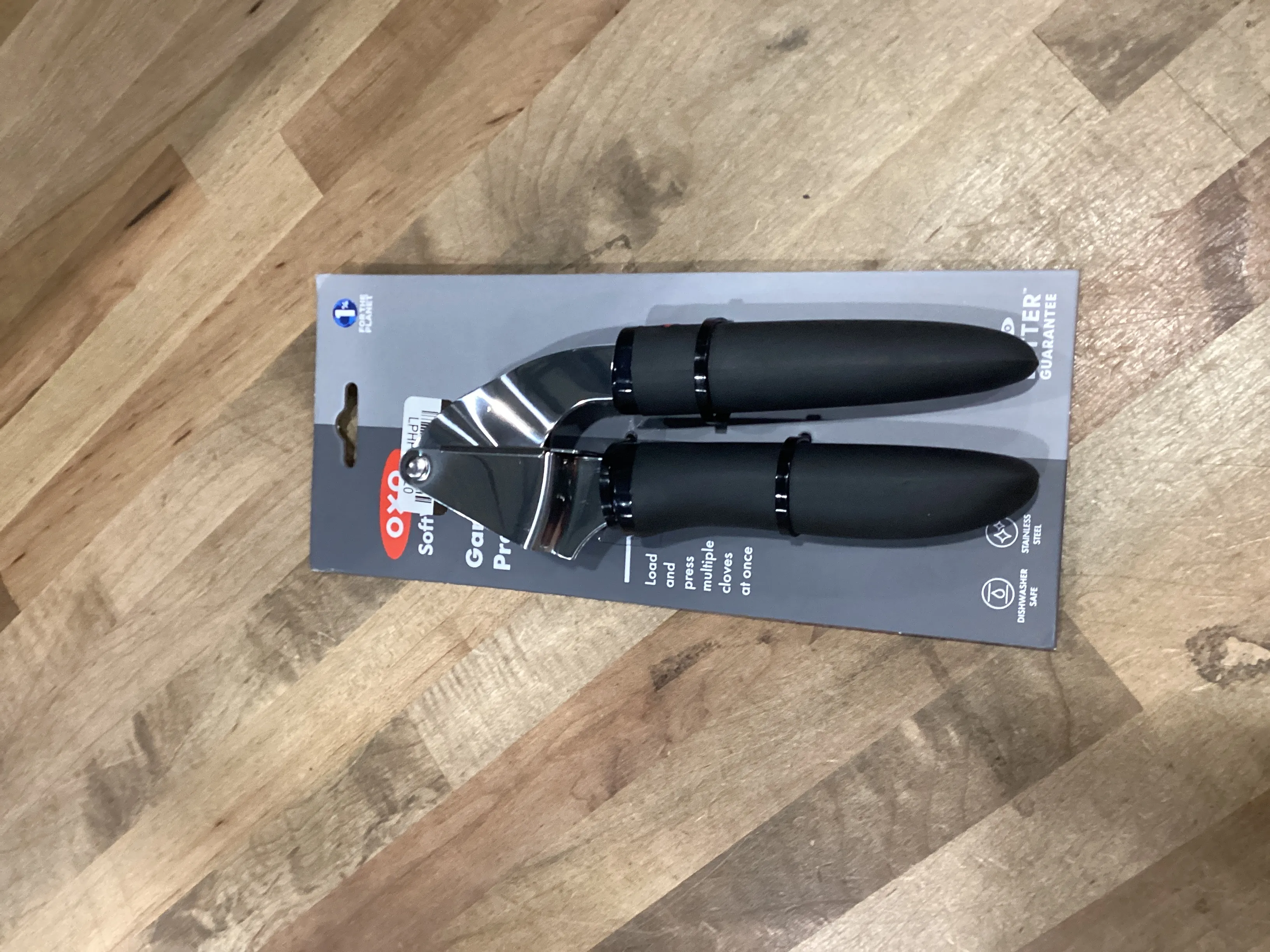 OXO Softworks Garlic Press - Image 3