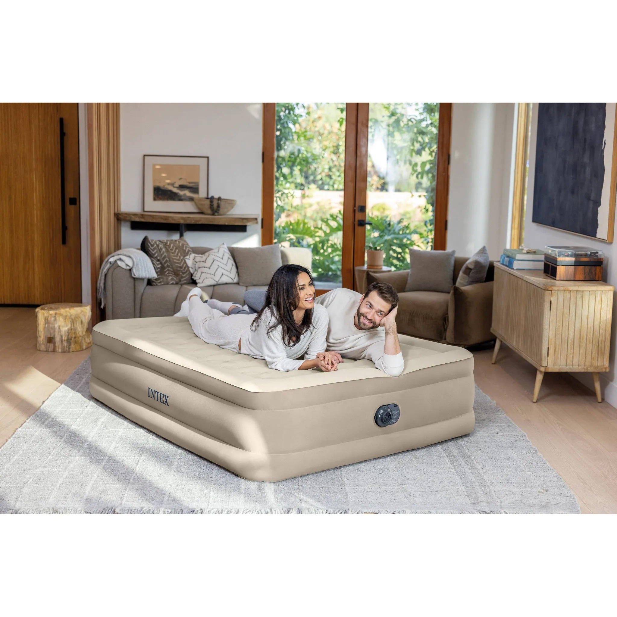 Queen Air Mattress with 120V Internal Pump - 20 Inches - Image 5