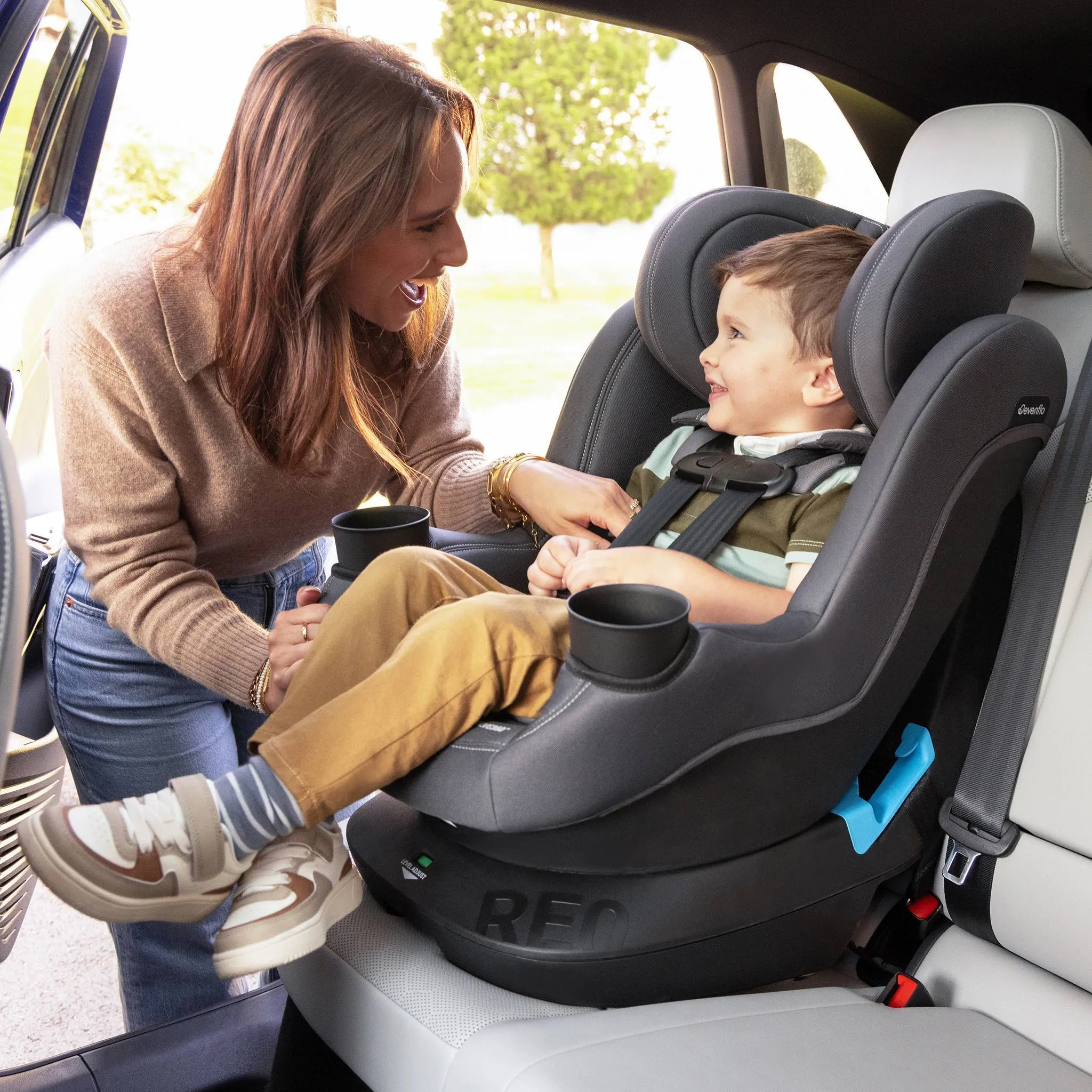 REO by Revolve360 Rotating Convertible Car Seat with Quick Clean Cover - Danvers - Image 4