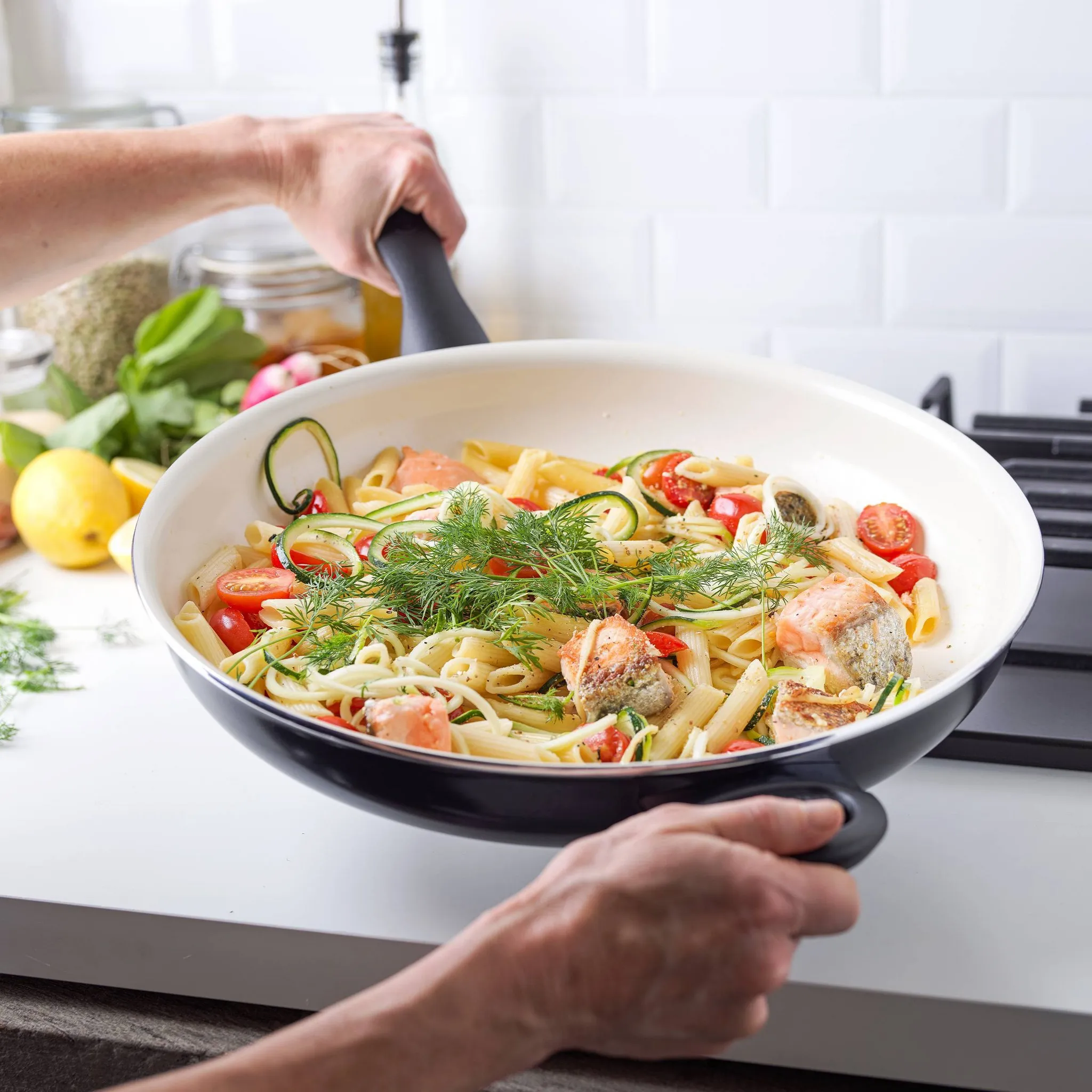 Rio 13.5" Ceramic Nonstick Great Big Frypan with Helper Handle Black - Image 5