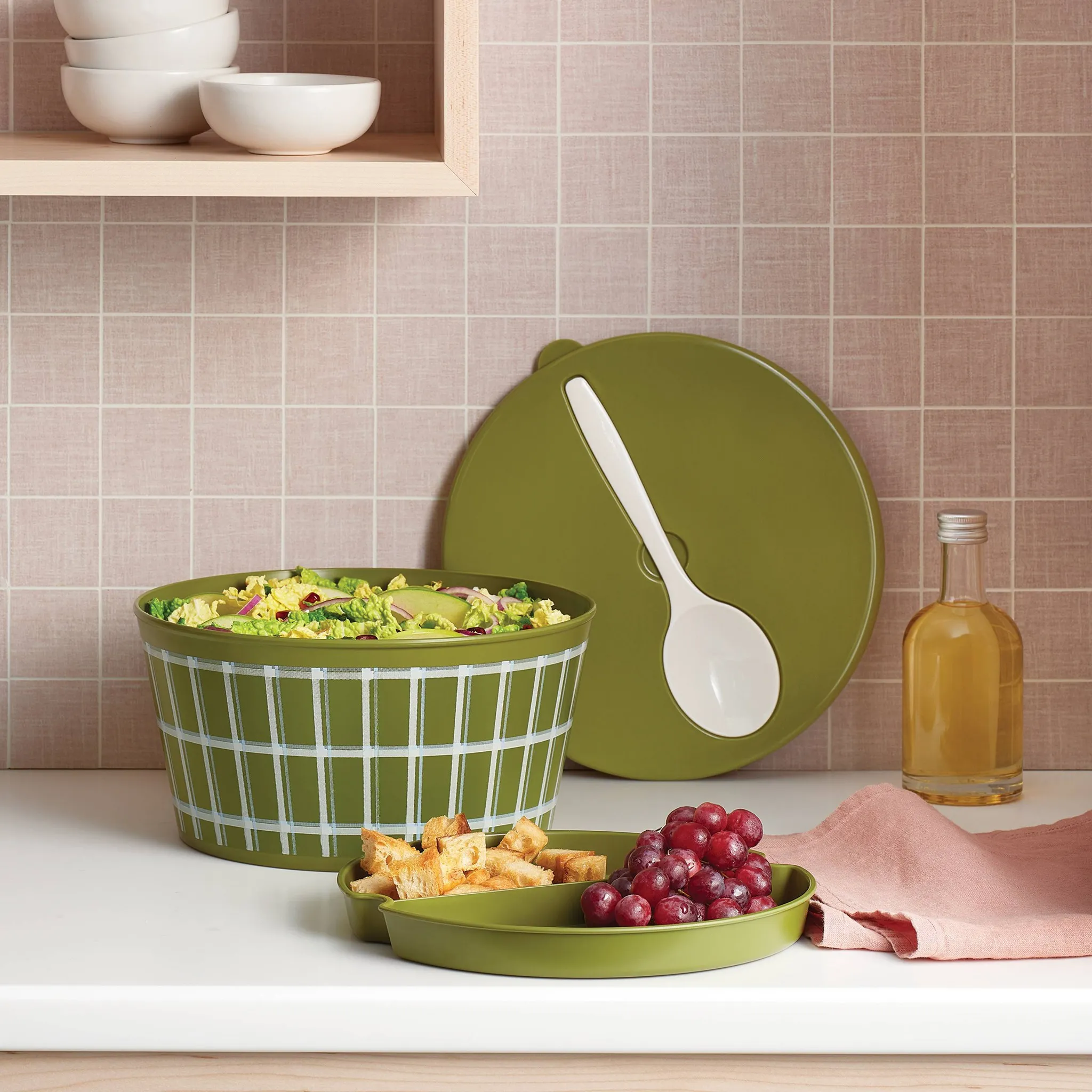 Serve Bowl with Lid and Utensil - Image 2