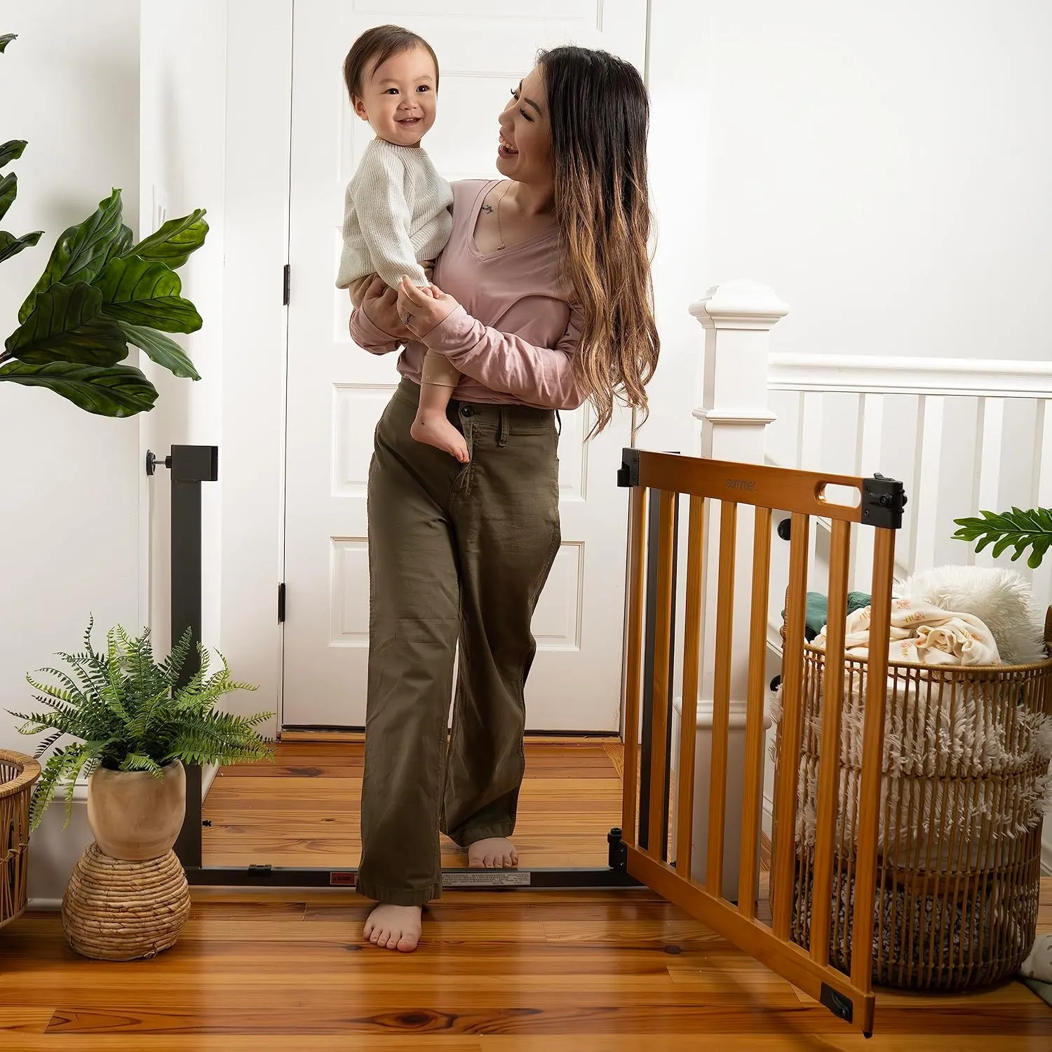 Summer West End Wood And Metal Safety Baby Gate - Image 6