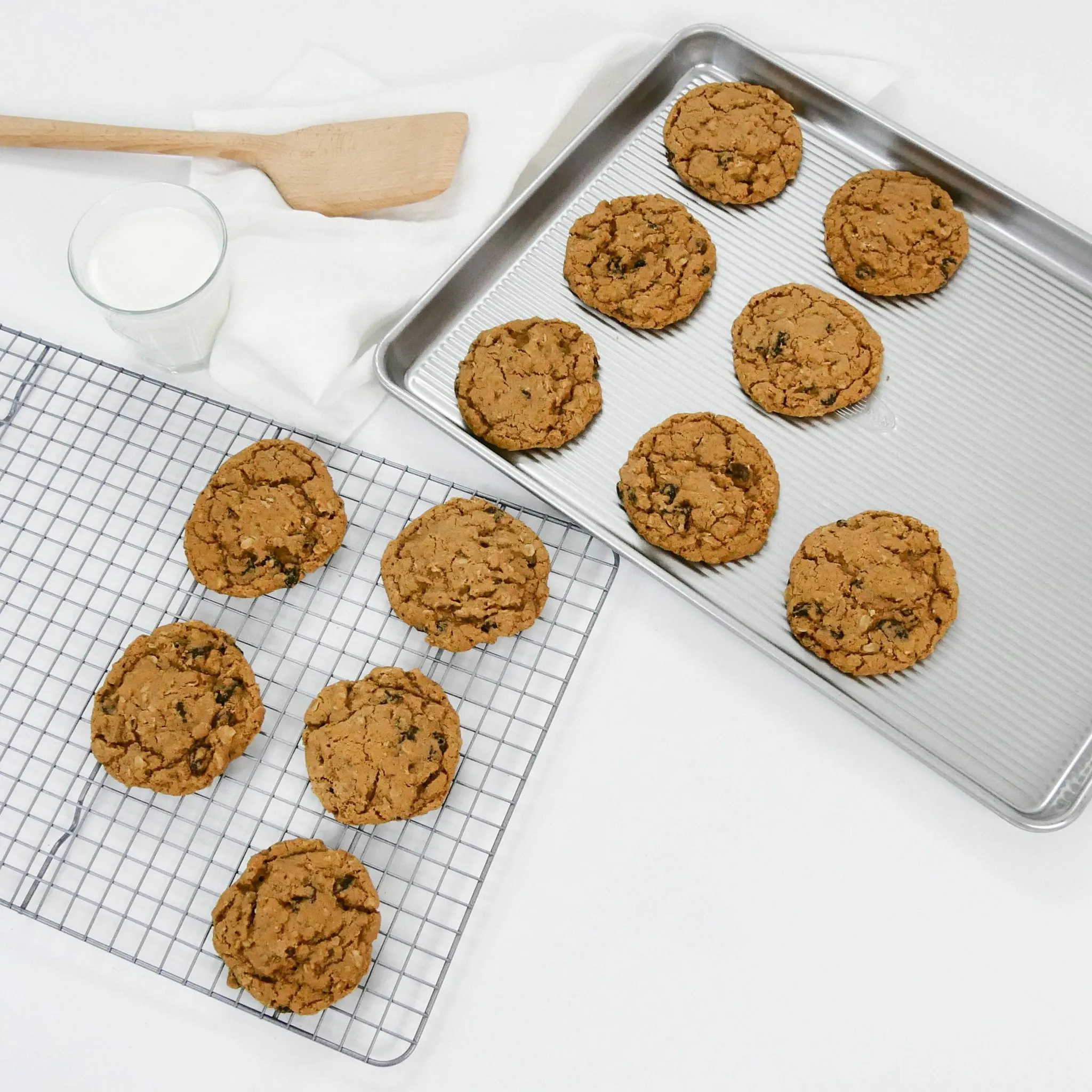 USA Pan Seamless Half Sheet Pan and Rack Set - Image 2