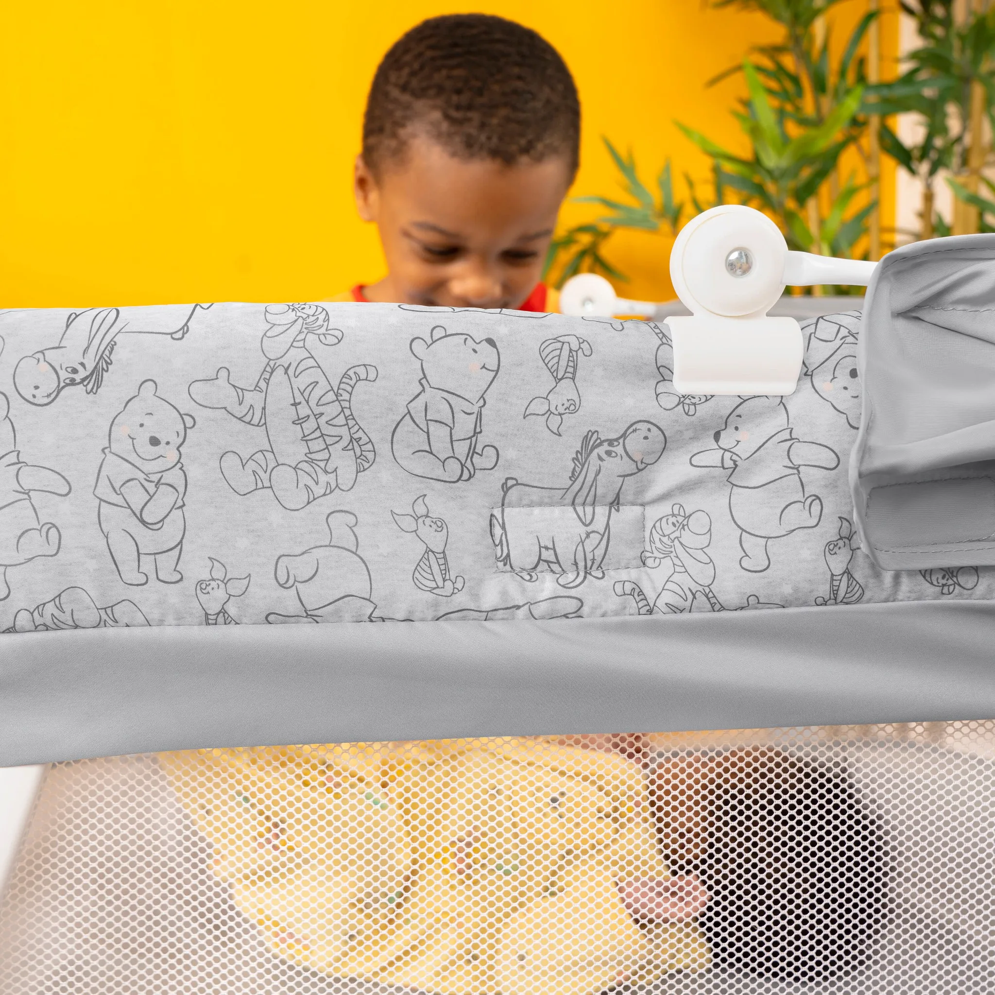 Winnie the Pooh Soothing Baby Bassinet - Slumber Party - Image 5