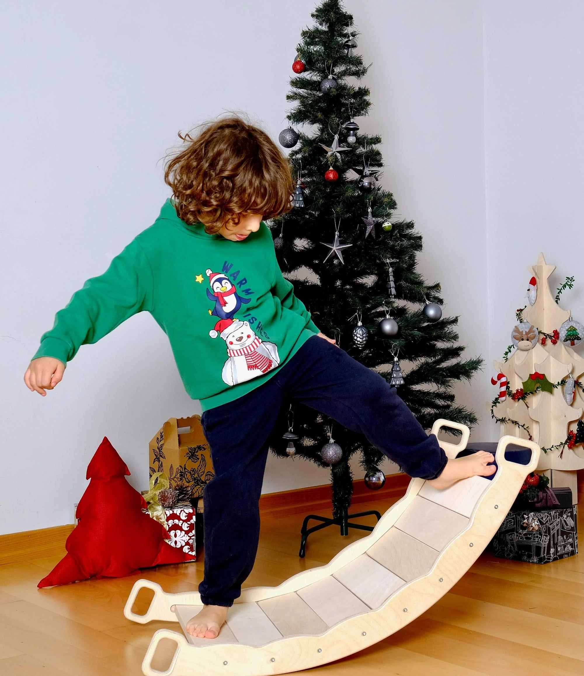 XL Wooden Balance Board for Toddlers Montessori Balance Toy With Pillow - Image 9